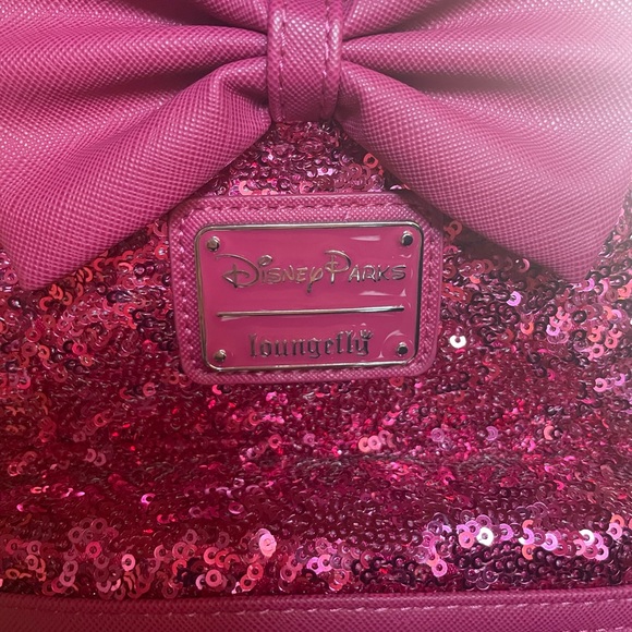 NWT Loungefly Disney Minnie Mouse Magenta Pink Sequin Mini Backpack - Picture 4 of 7